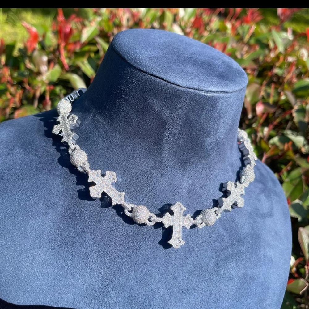 Silver Cubic necklace chain.